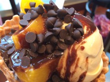 香港のハーゲンダッツ〜アイスクリームフルーツトッピング