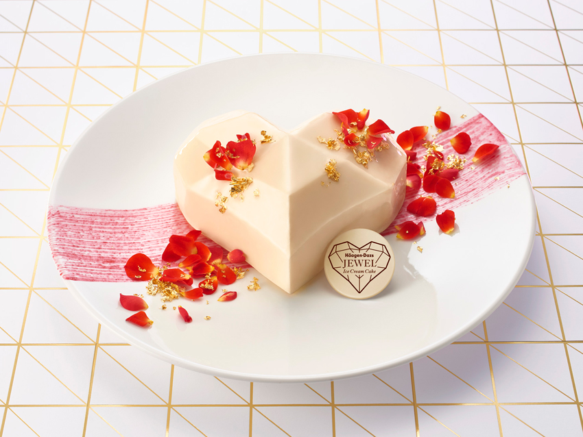 ジュエリーをモチーフにしたアイスクリームケーキ『HäagenDazs JEWEL Ice Cream Cake』が12月19日から提供開始